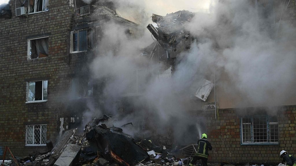 Näin rajusti Venäjä iski torstaina Kiovaan, jossa kuoli ainakin 25 ihmistä.