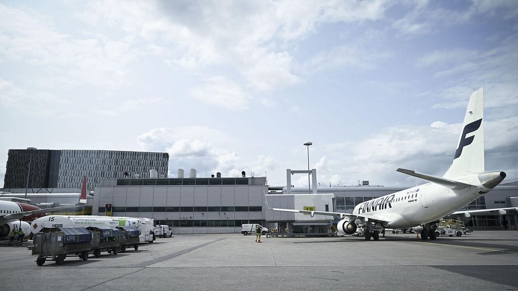 Kuvituskuva. Finnairin lentokone Helsinki-Vantaan lentokentällä 10. kesäkuuta 2025.