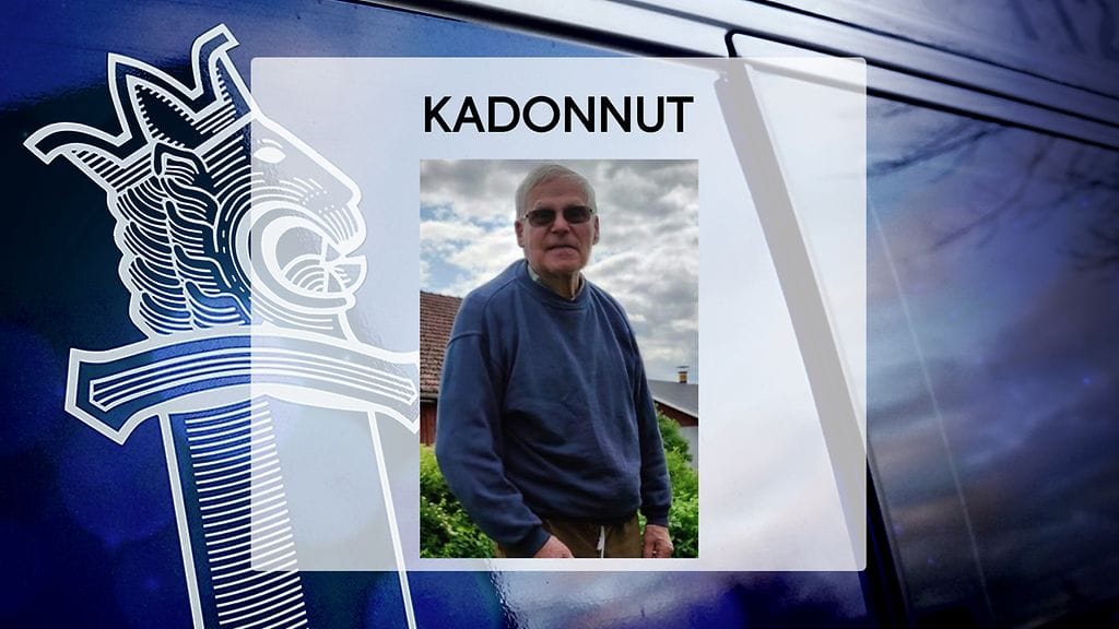 Kadonnut on noin 170 senttimetriä pitkä, normaalivartaloinen ja harmaahiuksinen. Hänen vaatetuksestaan katoamishetkellä ei ole tietoa.