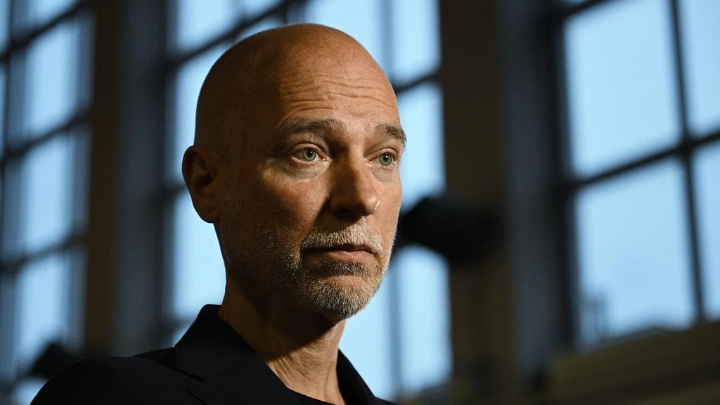 Elokuvaohjaaja Aku Louhimies, 57, sai sunnuntaina 31. elokuuta vakavan sairauskohtauksen ja on tällä hetkellä sairaalahoidossa.