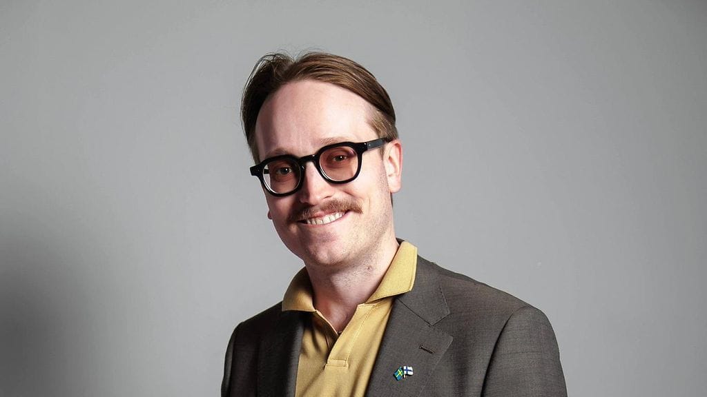 KAJ-yhtyeen Axel Åhman julkaisee suomenkielisen novellikokoelman.