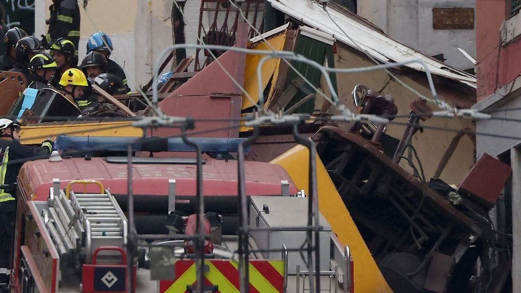 LK 3.9.2025 Lissabonin ikoninen Gloria-köysirata suistui raiteiltaan ja ainakin kolme kuoli.