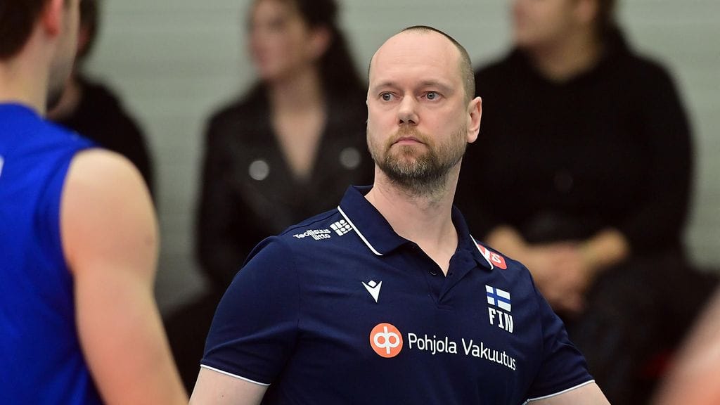 Olli Kunnari toimii Suomen päävalmentajana.