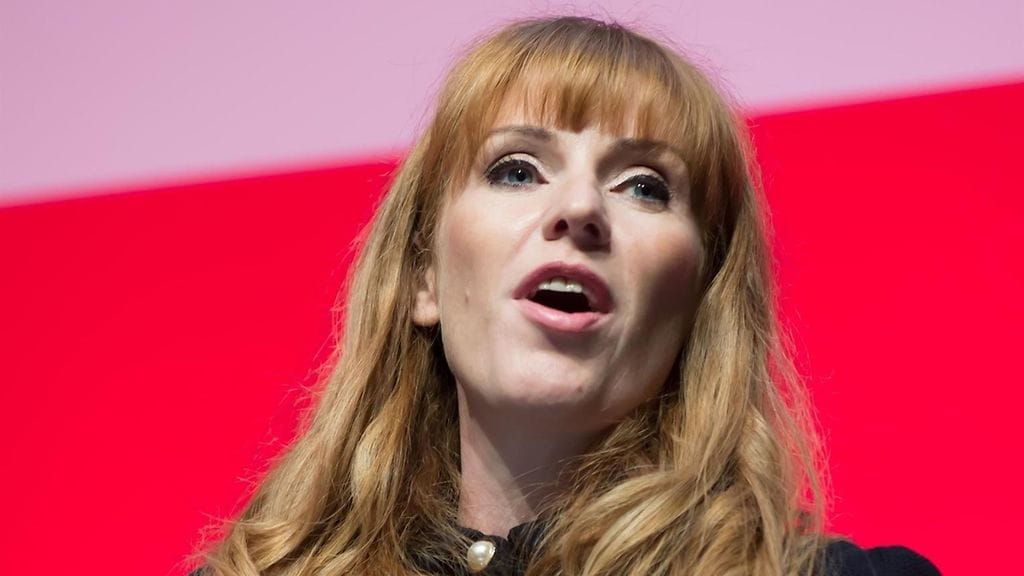 Angela Raynerin katsottiin keinotelleen asuntokaupoissaan pienentääkseen varallisuusveroaan.