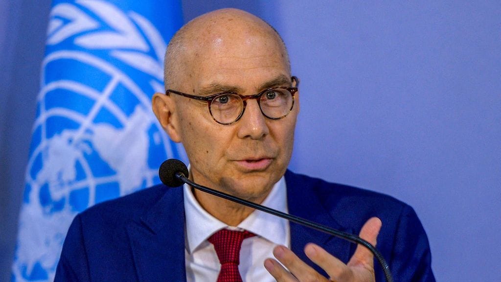 YK:n ihmisoikeusvaltuutettu Volker Türk  kuvaili Israelin pommittamaa Gazan kaistaa hautausmaaksi.