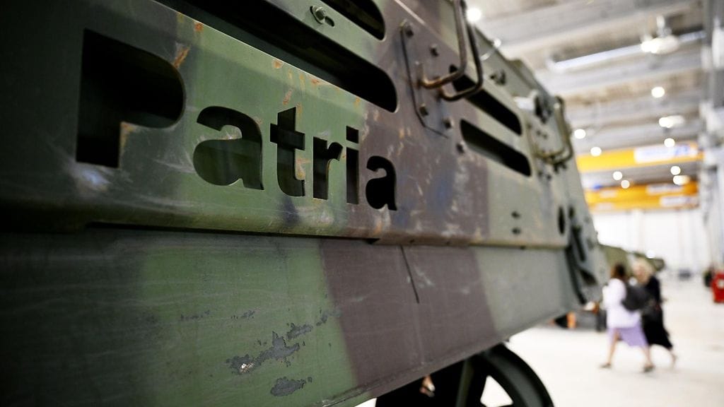 Kuvassa Patrian sotilasajoneuvoja Patrian tehtaan avajaisissa Valmierassa Latviassa 24. toukokuuta 2024.