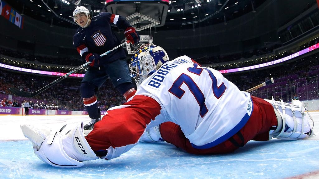 Yhdysvaltain TJ Oshie iski neljä maalia rangaistuslaukauskisassa Venäjää vastaan.