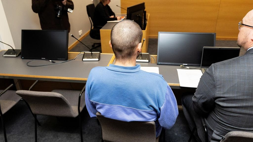 Laukaan kaksoishenkirikoksesta epäilllyn jyväskyläläisen miehen vangitsemisvaatimus käsiteltiin Keski-Suomen käräjäoikeudessa Jyväskylässä 2. toukokuuta 2025.