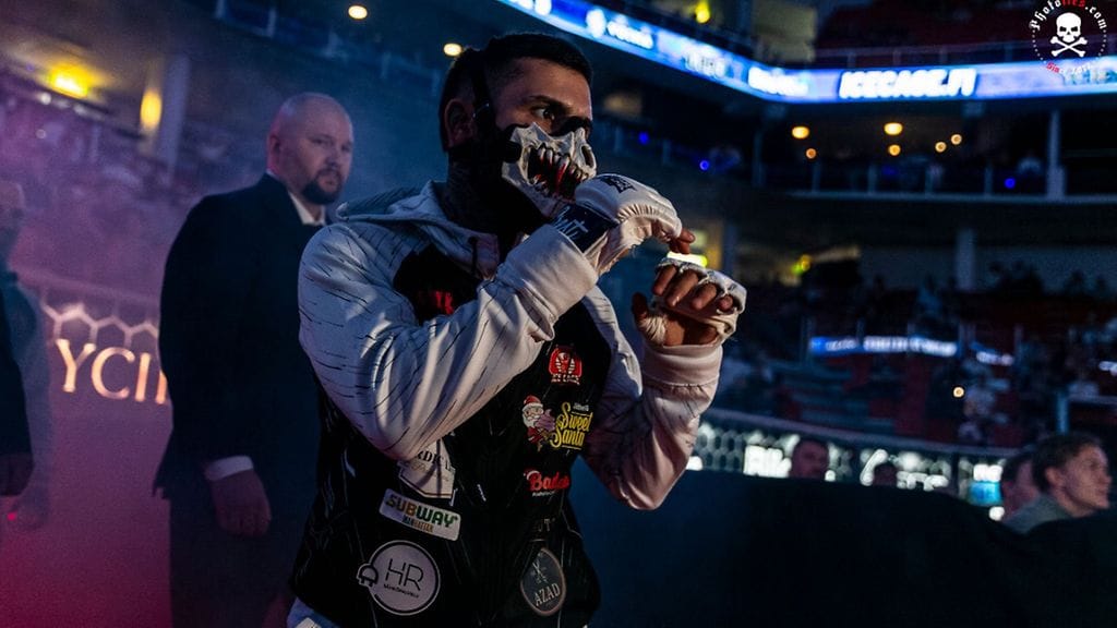 Hannan Housmand otteli syyskuun alussa Ice Cage 5 -tapahtumassa.