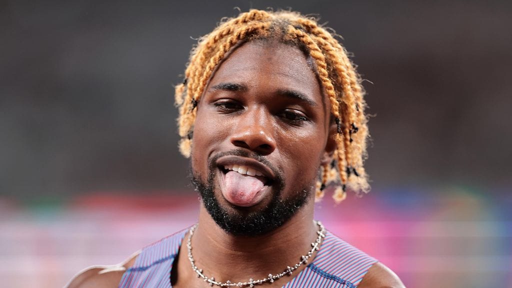 Noah Lyles järjesti juoksun jälkeen kunnon shown stadionin uumenissa.