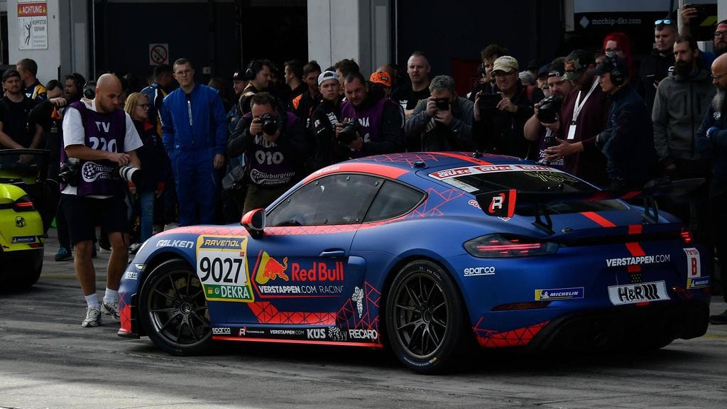 Max Verstappen läpäisi Nürburgringille vaaditun ajokokeen.