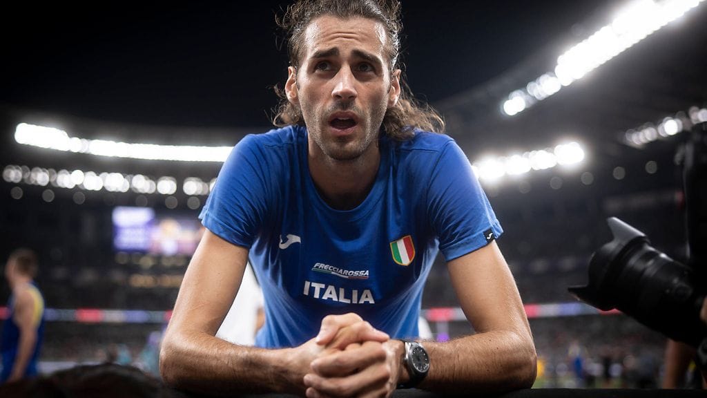 Gianmarco Tamberi oli tuskaisena kesken karsintakilpailun.