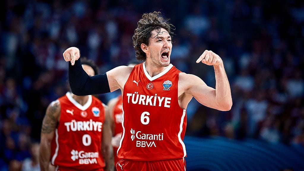 Kuvajulkaisu Cedi Osmanista johti työntekijän potkuihin.