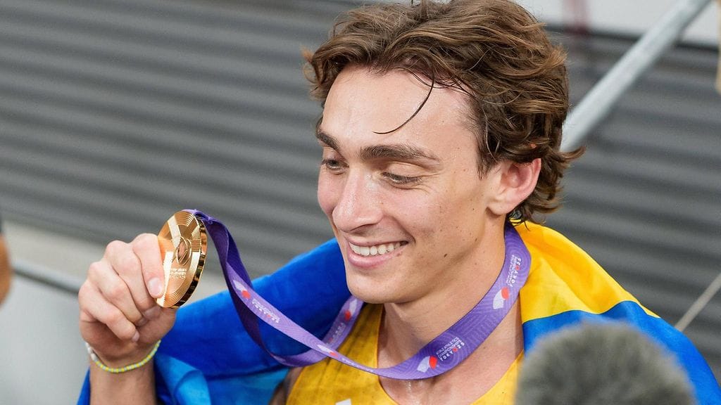 Armand Duplantis kääri kelpo rahat tuoreesta maailmanennätyksestään.