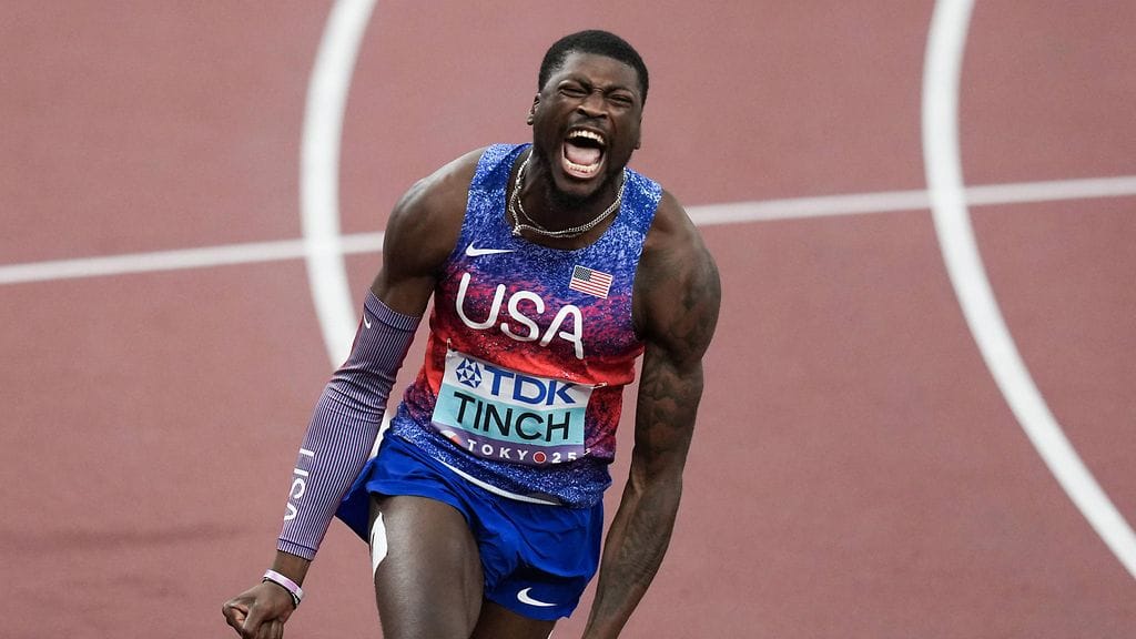 Cordell Tinch voitti 110 metrin aitajuoksussa maailmanmestaruuden.