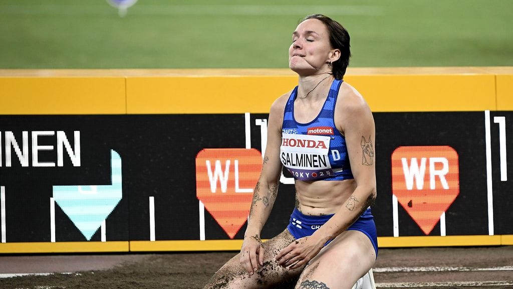 Senni Salminen sai kolmiloikan karsinnassa tuloksekseen 13,77. Kaksi kolmesta suorituksesta oli yliastuttuja.
