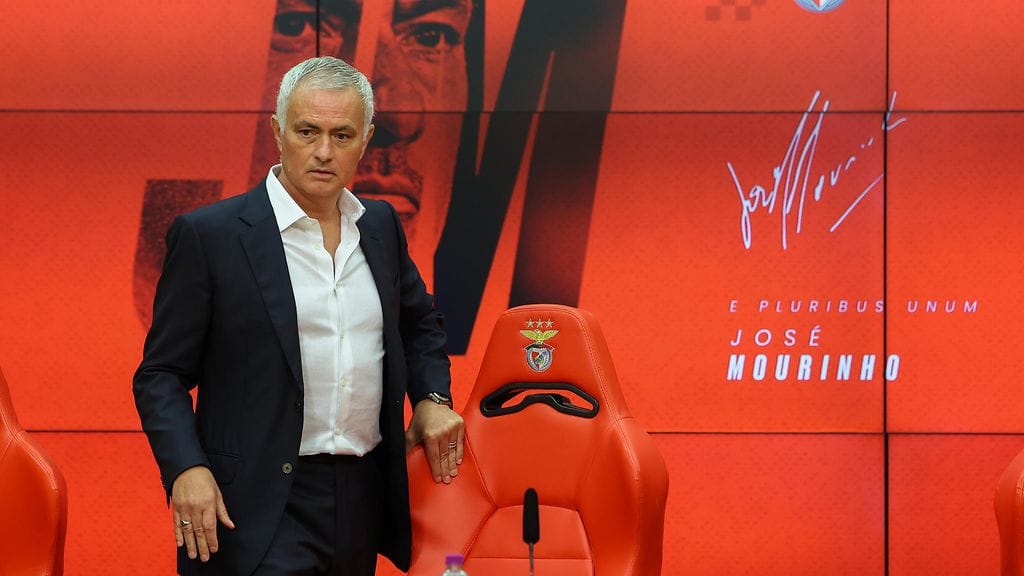 Jose Mourinho, 62, on Benfican uusi päävalmentaja.
