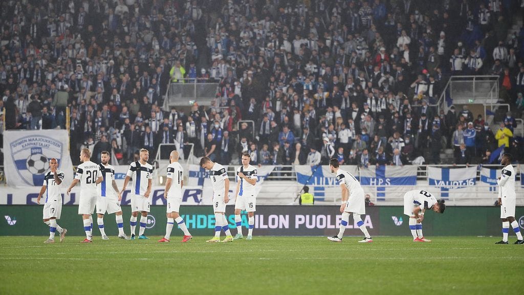 Suomen miesten jalkapallomaajoukkue eli Huuhkajat.