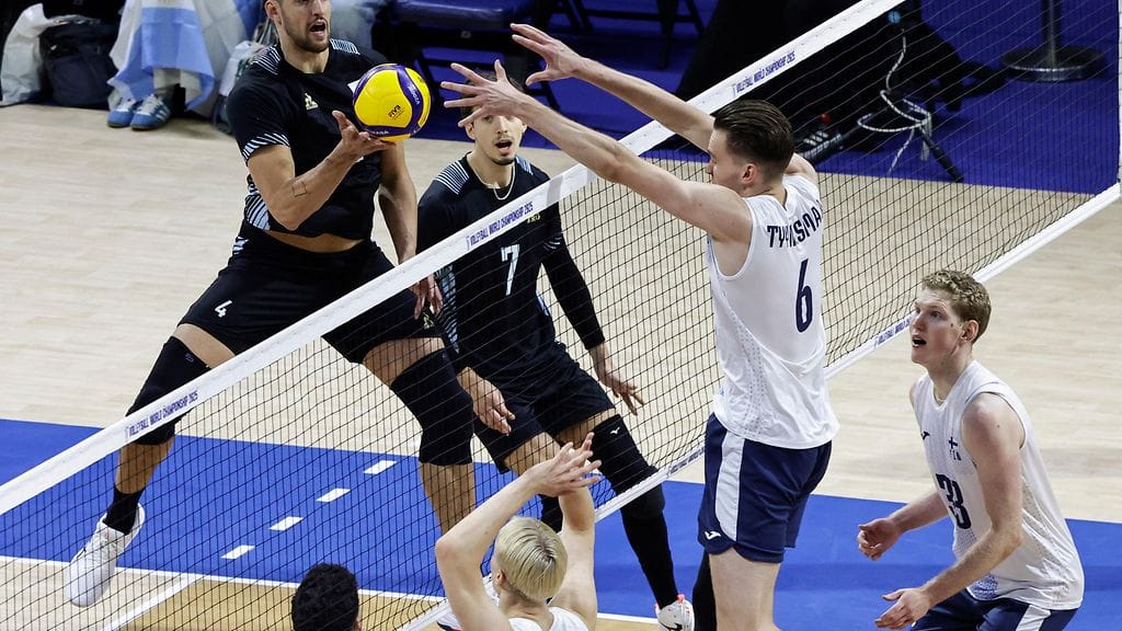 Petteri Tyynismaan torjunnat olivat siivittämässä Suomea jatkoon MM-kisojen alkulohkosta.