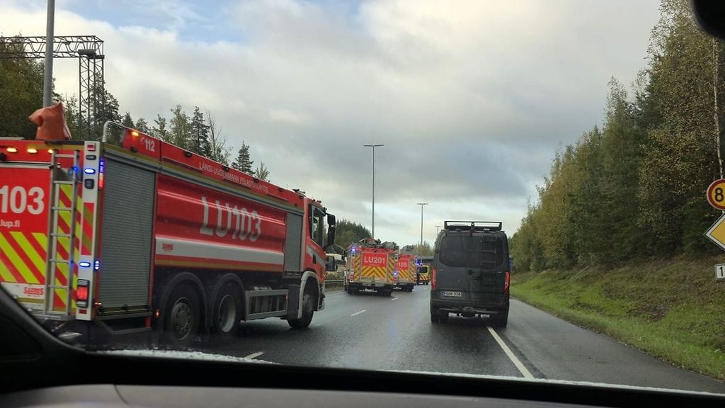 Lukijan kuva. Kehä II kolari.