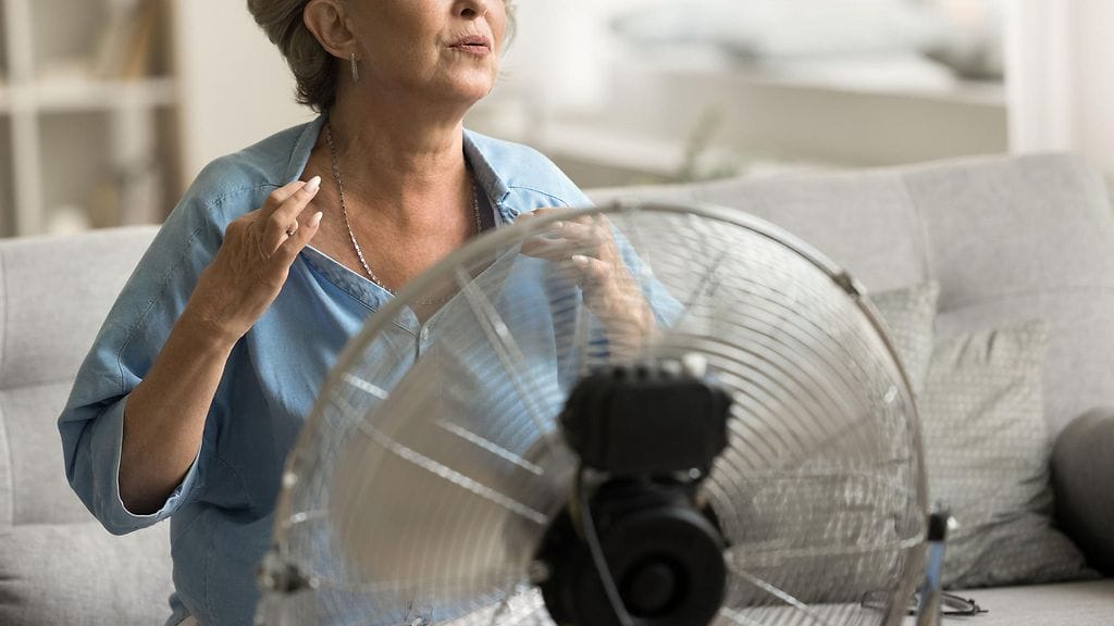 Vaihdevuodet koskettavat puolta väestöstä, mutta terveydenhuollossa oireita ei aina tunnisteta.