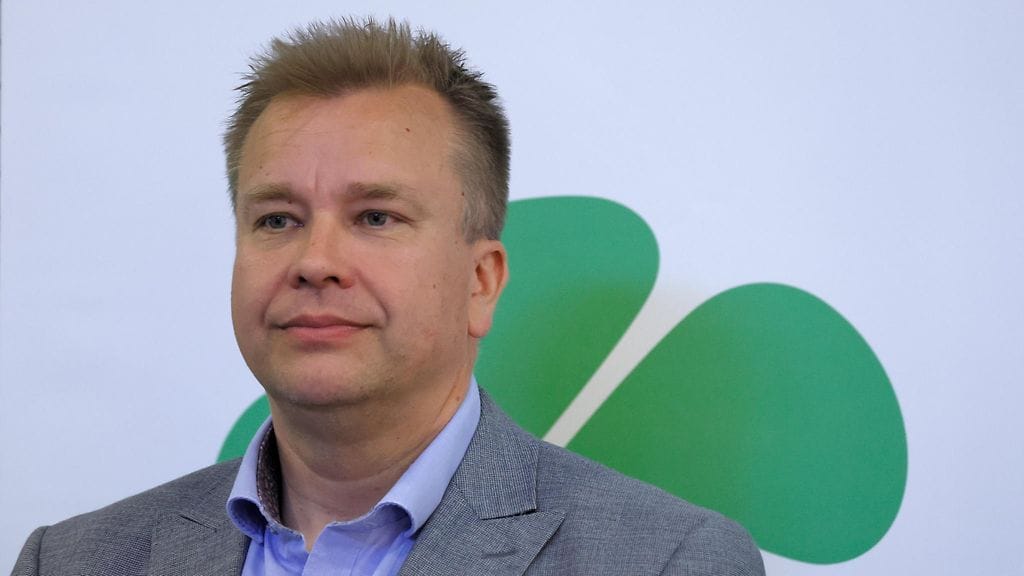 Keskustan puheenjohtaja Antti Kaikkonen luonnehtii työttömyystilanteen muuttuneen yhä vakavammaksi uusimpien tietojen perusteella.