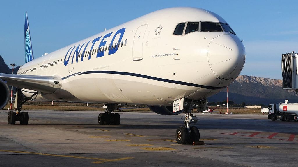 United Airlinesin lennot Yhdysvalloissa ja Kanadassa jouduttiin keskeyttämään hetkeksi keskiviikkona teknisen vian takia.