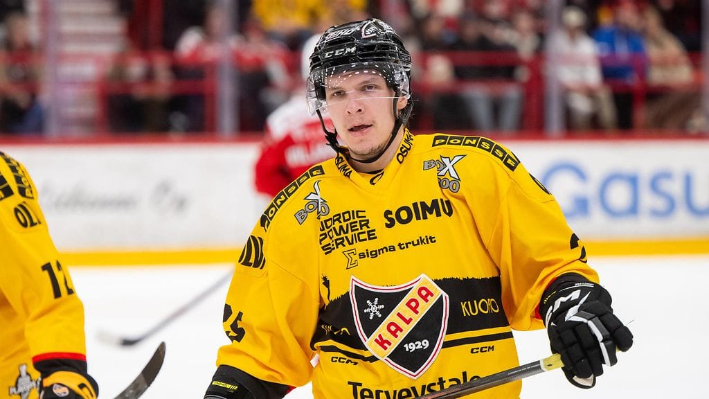 HIFK:n tuore vahvistus Jere Karjalainen pääsee heti Jori Lehterän ja Sebastian Revon rinnalle.
