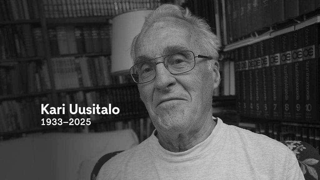 Kari Uusitalolle myönnettiin elokuvaneuvoksen arvonimi 1990.