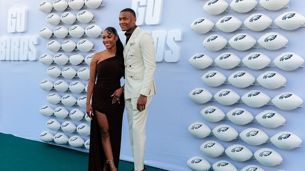 Mya Danielle on kihloissa NFL-pelaaja DeVonta Smithin kanssa.