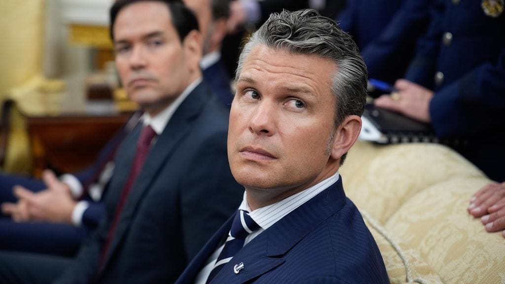 Kuvituskuva. Yhdysvaltain puolustusministeri Pete Hegseth ilmoitti päätöksestään sosiaalisessa mediassa.