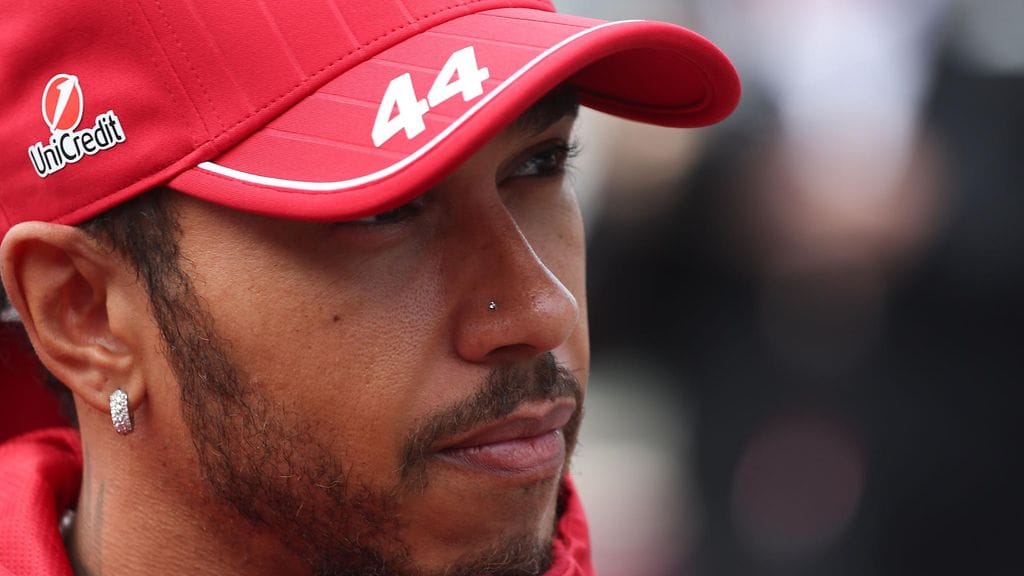 Lewis Hamilton jättäytyi pois Ferrarin rengastesteistä.