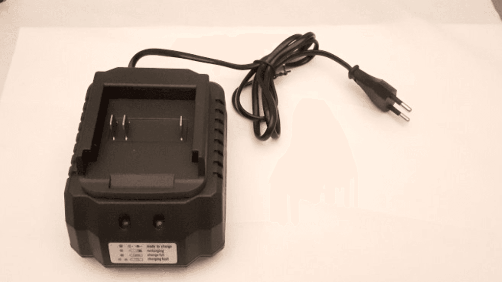 Tukes neuvoo poistamaan tämän akkulaturin pois käytöstä.