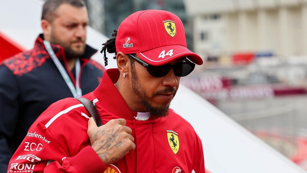 Lewis Hamilton suree rakkaan koiransa kuolemaa.