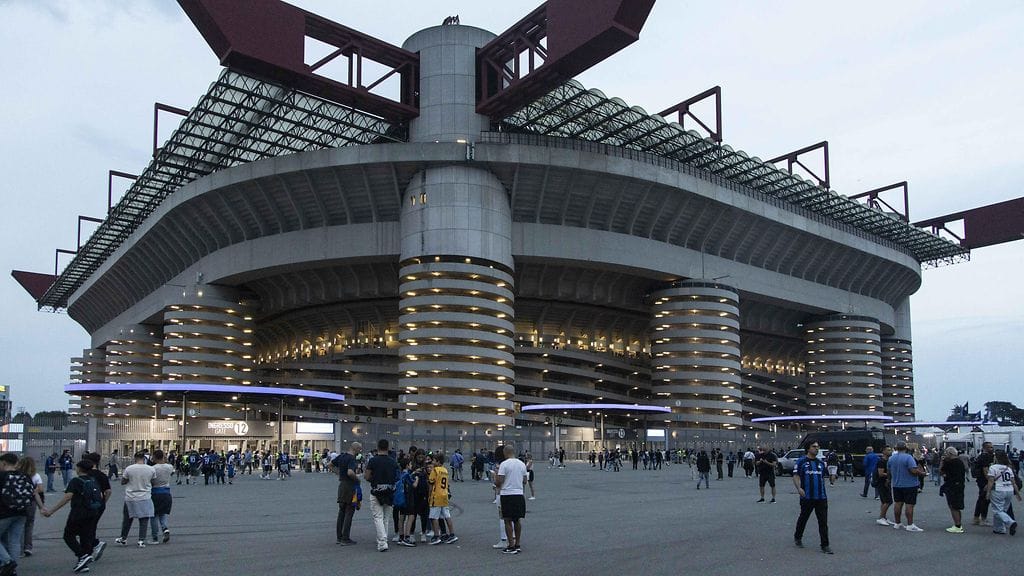 Legendaarinen San Siron stadion jyrätään.