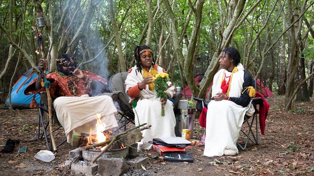 Kolmen ihmisen itsejulistautunut heimo on asunut toukokuusta asti skotlantilaisessa metsässä.