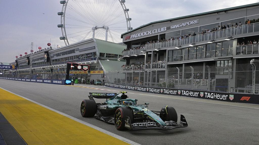 Fernando Alonso oli 1. harjoitusten nopein Singaporessa.