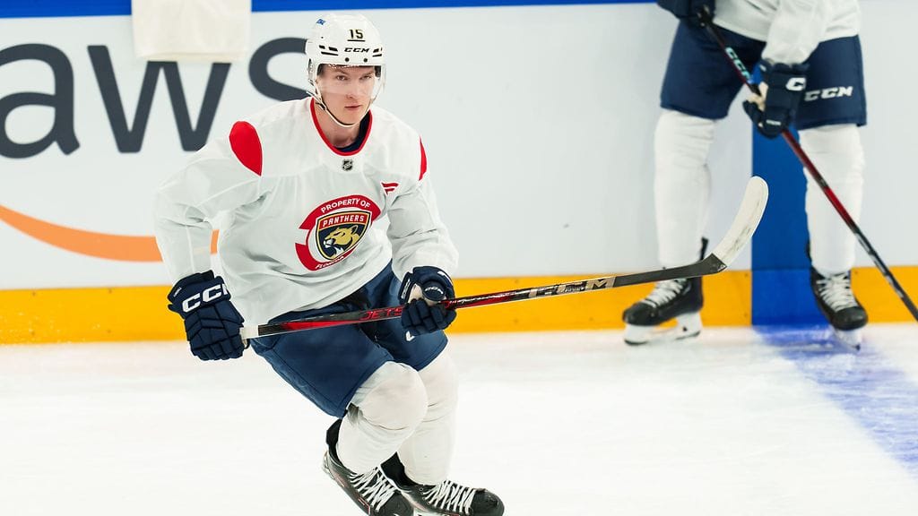Anton Lundell loukkaantui Florida Panthersin harjoitusottelussa. NHL-kausi alkaa ensi viikolla.