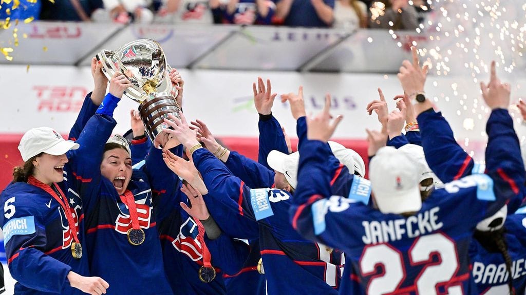 Yhdysvallat juhli viime keväänä maailmanmestaruutta Tšekissä pelatun MM-turnauksen päätteeksi.