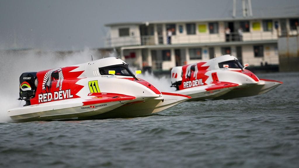 Sami Seliö (kuvan vene #11) oli pelottavassa ongelmassa Shanghaissa.