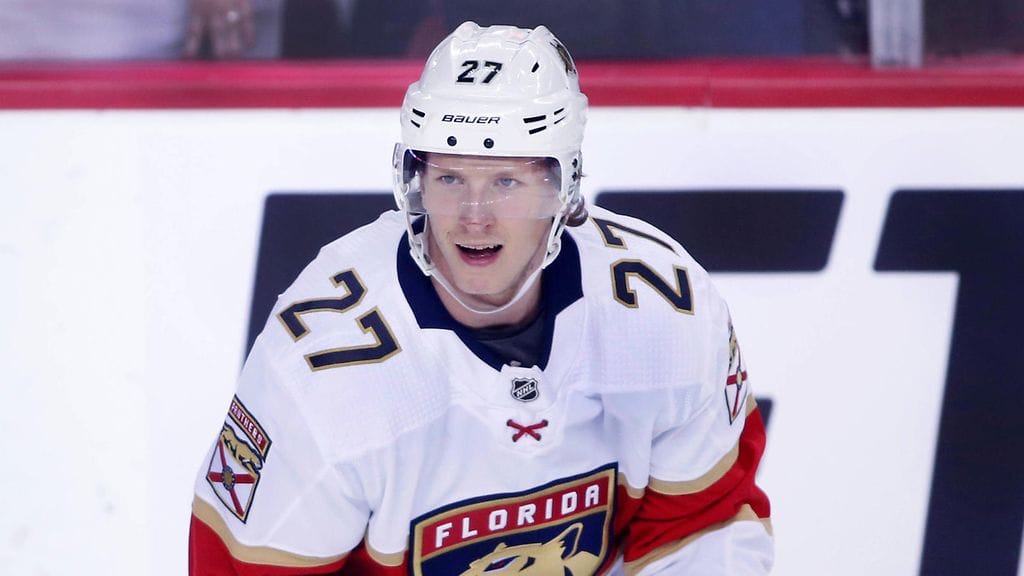 Eetu Luostarinen alusti peräti neljä maalia Floridan murskavoitossa.