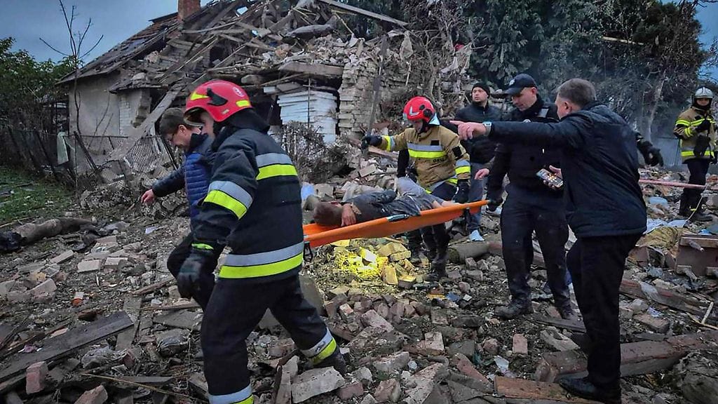 Venäjän iskun aiheuttamia tihoja Lvivin alueella Ukrainassa 5.10.2025