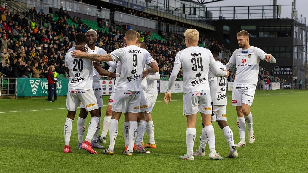 KuPS juhli sunnuntaina Turussa.