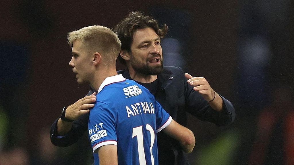 Oliver Antmanin edustama Rangers vaihtaa päävalmentajaa.