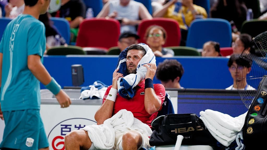 Novak Djokovic oli kovilla Shanghain brutaaleissa olosuhteissa.