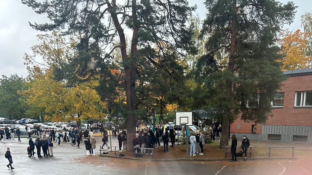 Puukotus tapahtui Lahden Salpausselän koulussa. Lukijan kuva koululta.