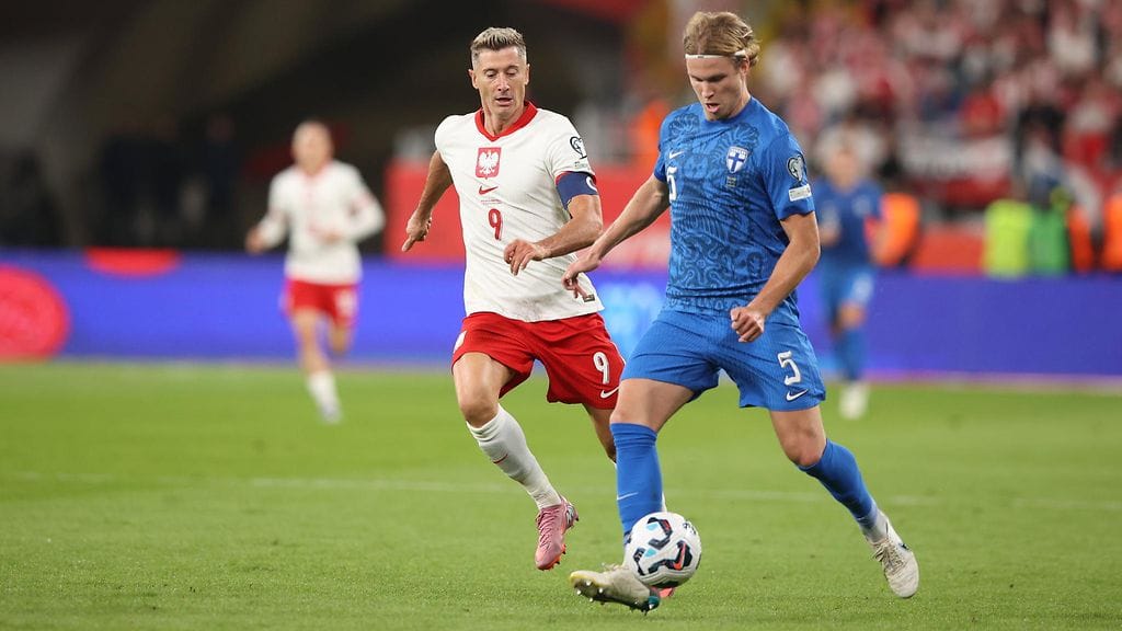 Ville Koski urakoi syyskuun MM-karsintaottelussa tähtihyökkääjä Robert Lewandowskin Puolaa vastaan täydet 90 minuuttia.