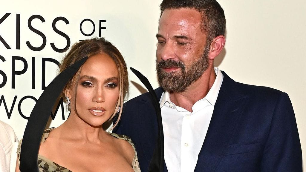 Jennifer Lopez ja Ben Affleck edustivat yhdessä.