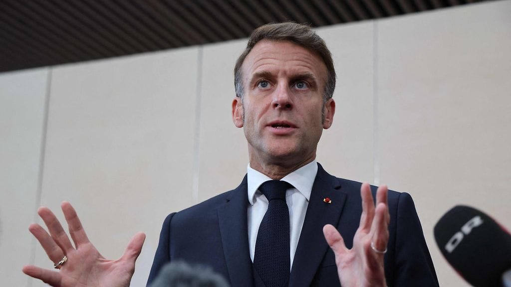 Viime päivinä paine Emmanuel Macronia kohtaan on kasvanut.