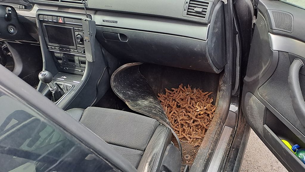 Vaala pankkiautomaatti piikit poliisi